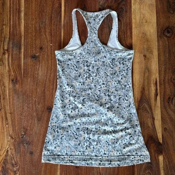Lululemon “Not So Petite Fleur Silver Spoon” Racerback Size 6-8 - Picture 2 of 3